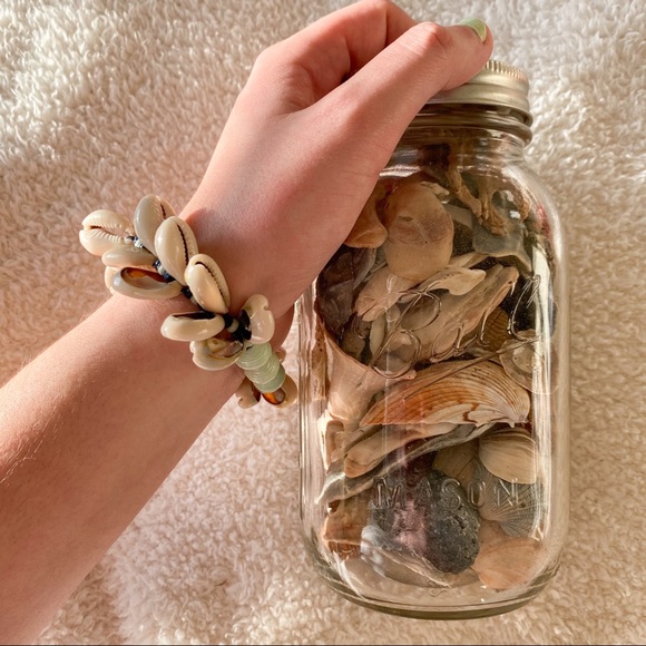 seashell cream mint puka shell bracelet - Picture 5 of 9